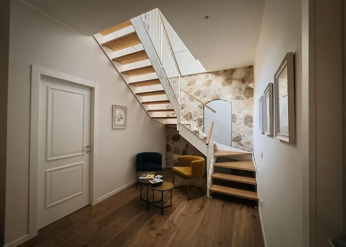 Πανσιόν Dimora Lombardi 3*